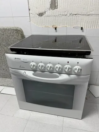 Cocina vitrocerámica y horno Edesa