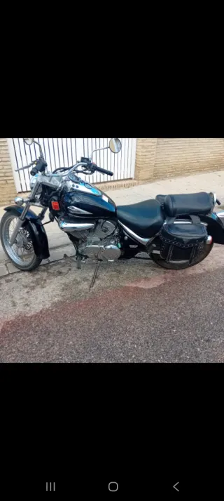 Suzuki Intruder LC 250