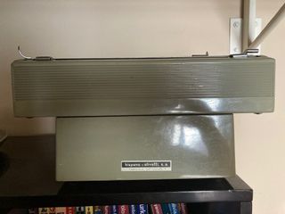 Máquina de escribir Olivetti Lexicon 80