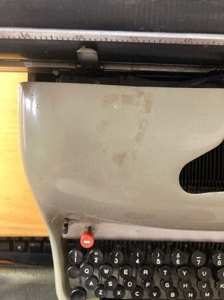 Máquina de escribir Olivetti Lexicon 80