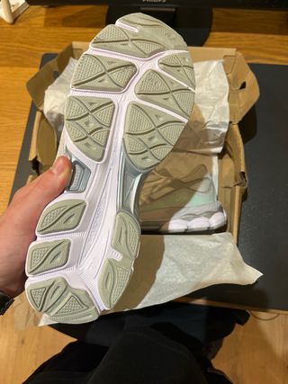 Asics grises y turquesa