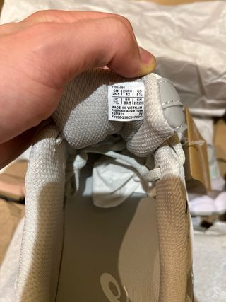 Asics grises y turquesa