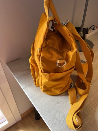 Mochila bolso amarillo