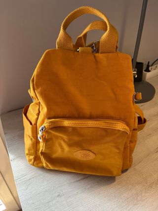 Mochila bolso amarillo