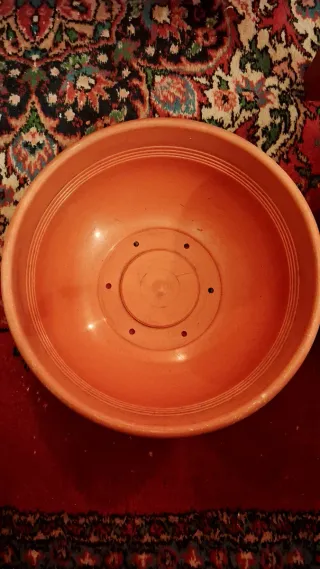 Vasi a ciotola in plastica color terracotta
