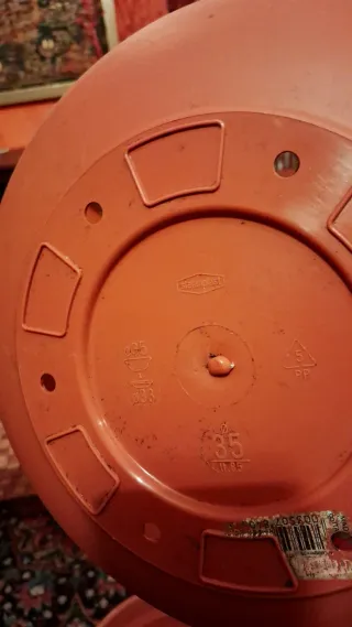 Vasi a ciotola in plastica color terracotta