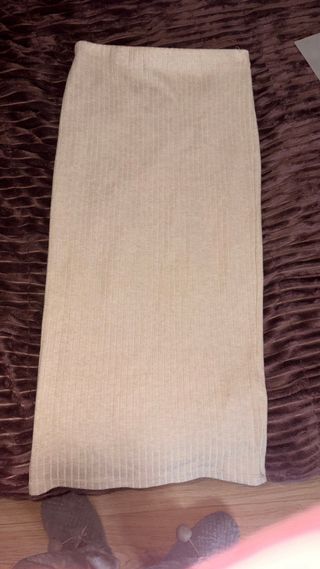 Falda Zara beige midi