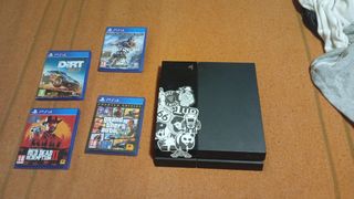 PS4 (PlayStation 4) Nera + 4 Giochi