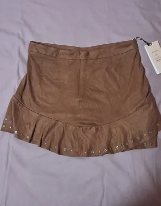 Falda corta marrón