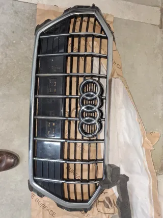 Rejilla Delantera Audi Q3