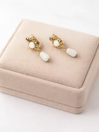 Pendientes Vintage Coral Blanco Chapado Oro
