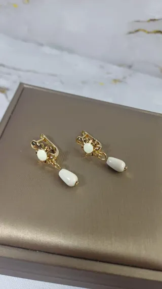 Pendientes Vintage Coral Blanco Chapado Oro