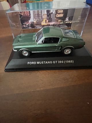 2 Modelli Auto Ford Scala 1:43