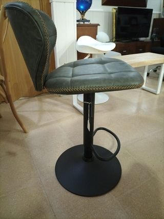 Taburete de Bar Gris con Base Negra