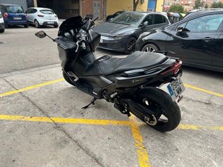 Yamaha TMAX 560 TECH MAX Negra