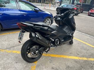 Yamaha TMAX 560 TECH MAX Negra