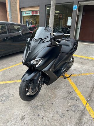 Yamaha TMAX 560 TECH MAX Negra