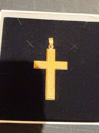 Cruz antigua metal labrado dorada