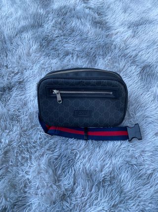 Riñonera Gucci Negra GG Supreme