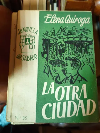 Colección de antiguos libros semanales