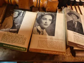 Colección de antiguos libros semanales