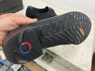 Zapatos negros de tacón bajo