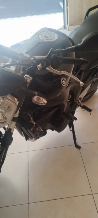 Yamaha FZ6 S2 Naked Negra