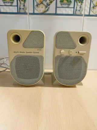 Altavoces Multimedia SP-685 Beige