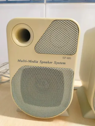 Altavoces Multimedia SP-685 Beige