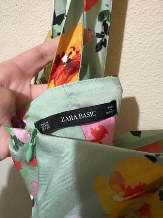 Mono Zara verde floral