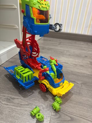 SuperThings Kazoom Power Mr. King Truck + 15 muñec