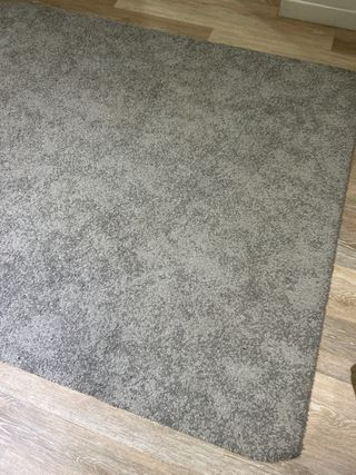 Tappeto grigio a pelo corto