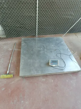 Báscula industrial 2000 kg