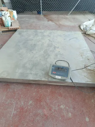 Báscula industrial 2000 kg