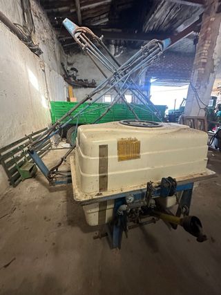 Carro Herbicida Aguirre 800Litros