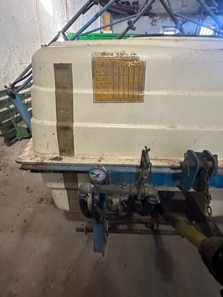 Carro Herbicida Aguirre 800Litros