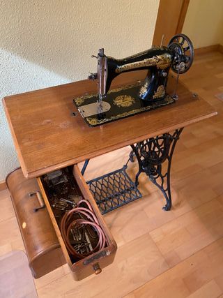 Máquina de coser Singer antigua
