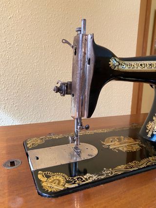 Máquina de coser Singer antigua