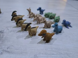 Colección Dinosaurios Kinder Natoon's.