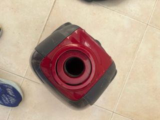 Aspiradora Zanussi CyclonClassic Roja