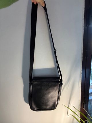 Bolso  o bandolera de hombre de cuero negro