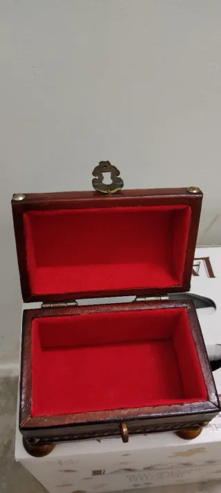 Joyero cofre pequeño decorado