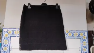 Falda bodycon negra con zig-zag