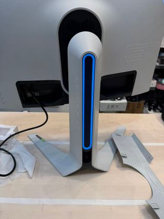 Monitor da gioco Alienware 27 AW2721D