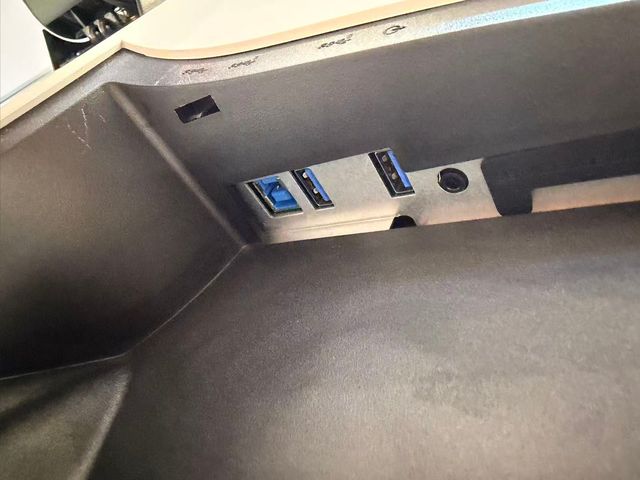 Monitor Gaming Alienware 27 AW2721D