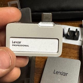 Disco duro Lexar 2TB SSD Profesional Go + Hub