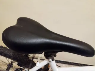 Bicicleta infantil blanca