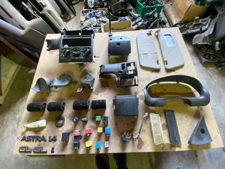 Peças Opel Astra F, grelhas, botões, palas de sol