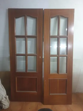 Puertas de madera con cristales