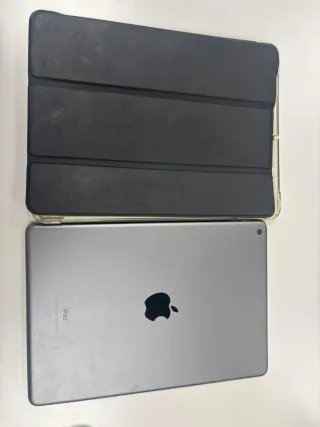 iPad A2270 8ªGen 32GB Gris Espacial + funda regalo